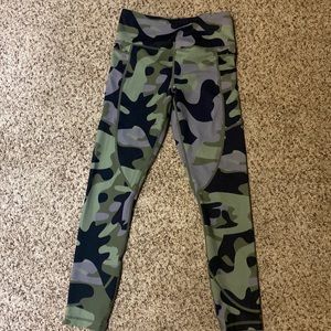 Zyia camo leggings